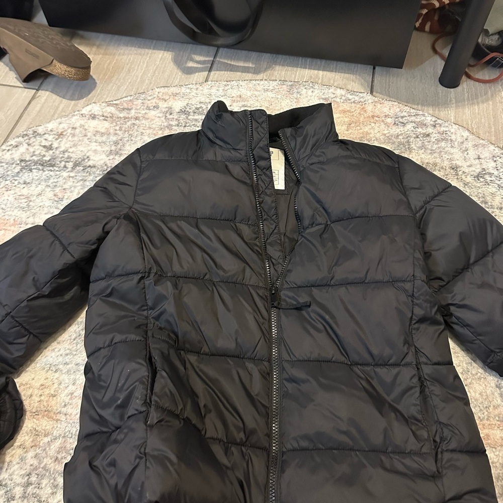 GAP Women's Classic Black Puffer Jacket